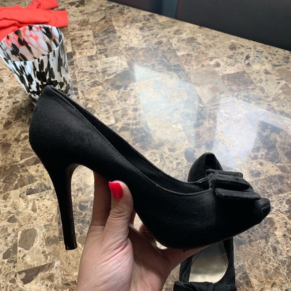 Black Stilettos - Picture 3 of 4